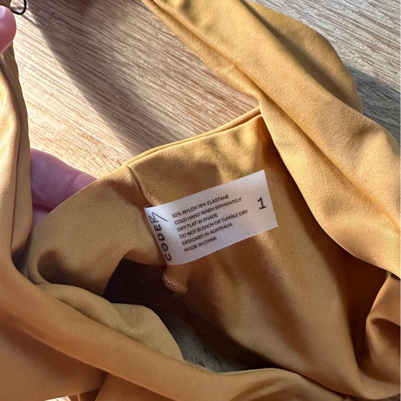 Code B Atlas Top in Mustard. Size 1. NWT - Picture 2 of 5